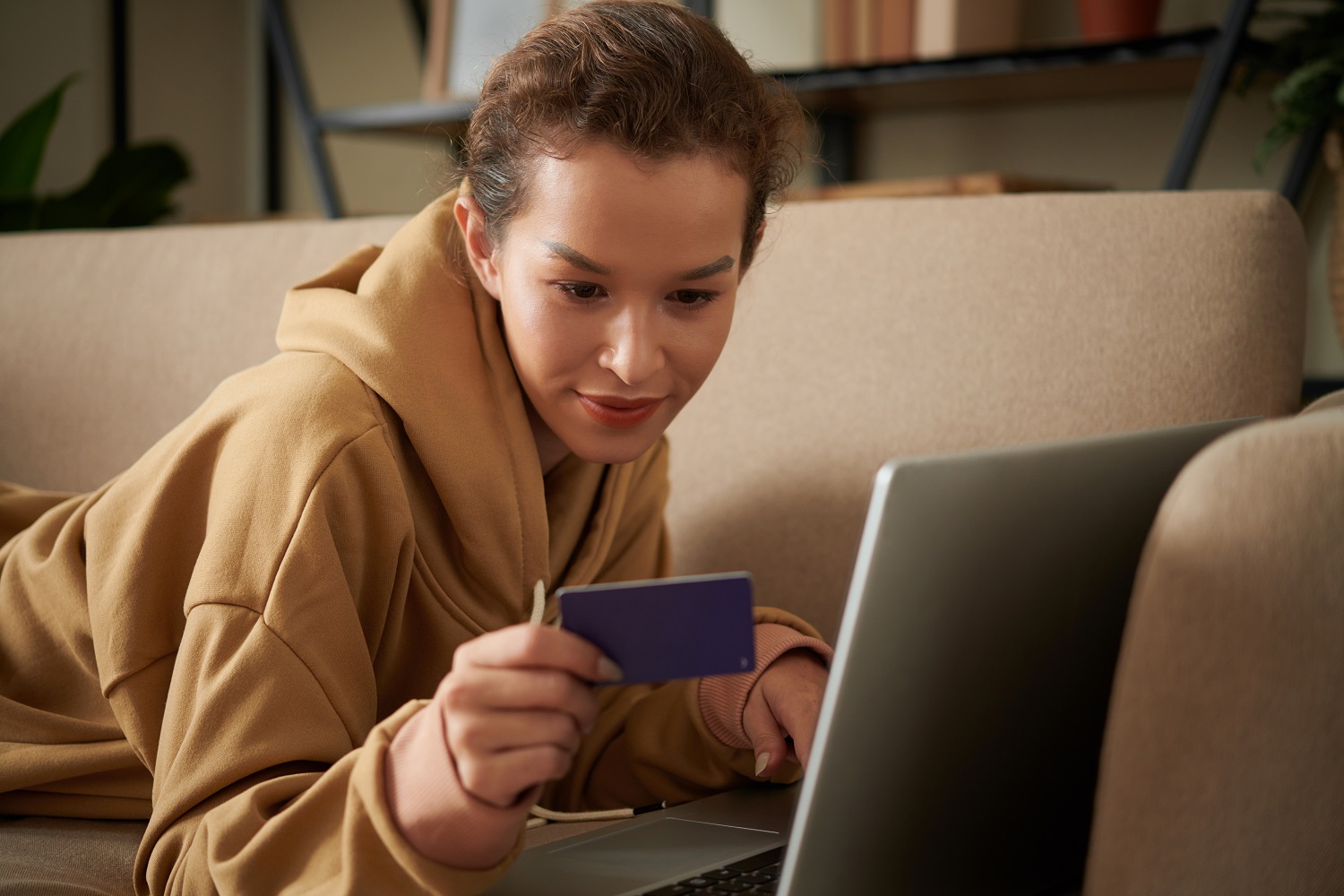 dangers of credit cards for college students